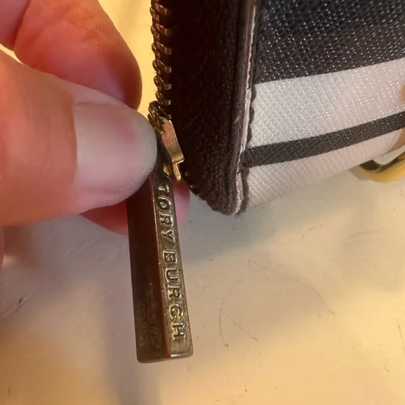 Tory Burch large zip around wallet. - Picture 4 of 12